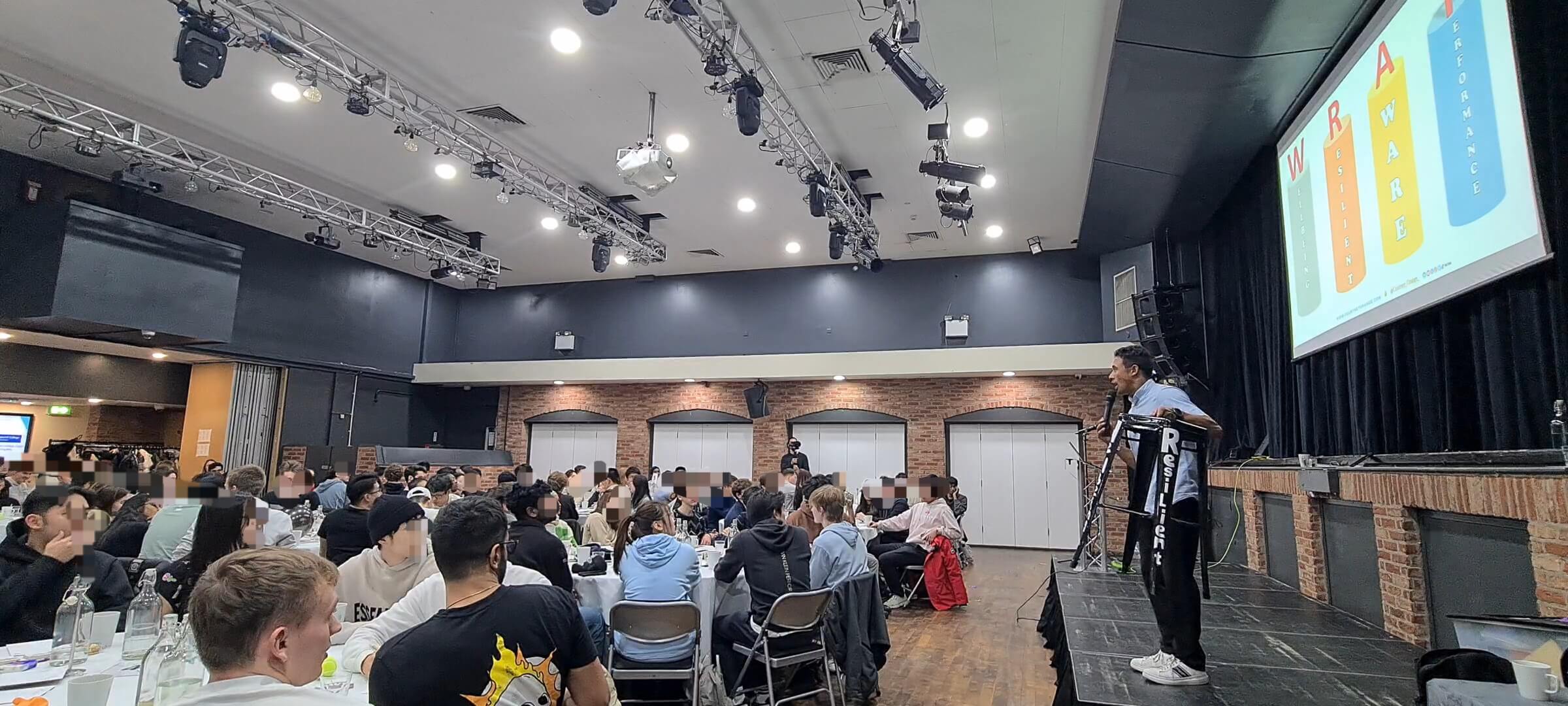 Professional-Speaker-for-Universities-1-1